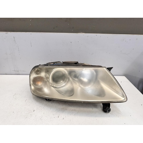 Volkswagen Touareg Right Head Light 7L 2003-2007