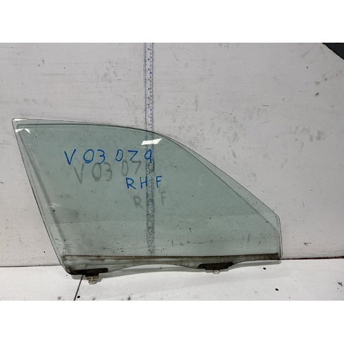 Toyota Corolla Right Front Door Glass AE112 10/1998-11/2001