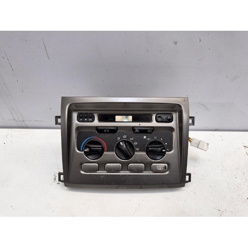 Toyota Landcruiser Heater Controls UZJ100 10/2002-10/2007