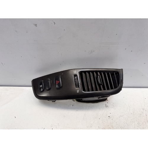 Toyota Landcruiser Right Dash Vent UZJ100 11/2002-10/2007