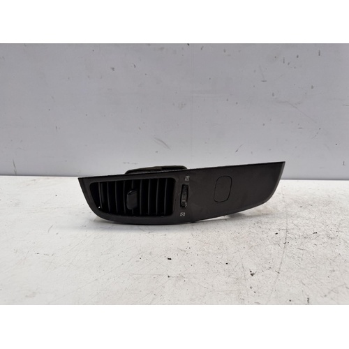 Toyota Landcruiser Left Dash Vent UZJ100 11/2002-10/2007