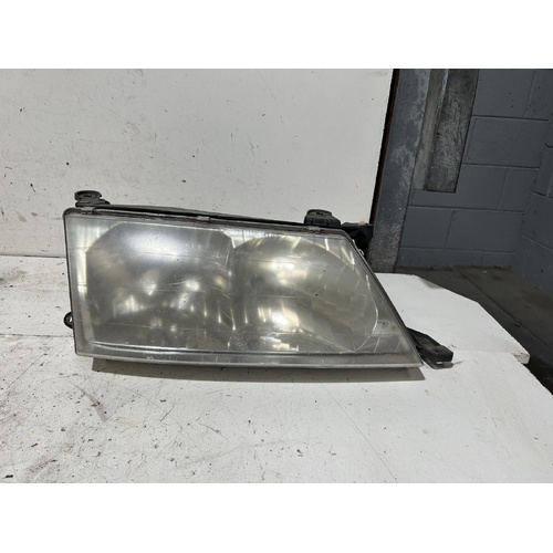 Toyota Avalon Right Head Light MCX10 07/2000-09/2003
