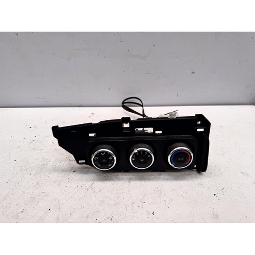 Toyota Corolla Heater Controls ZRE182 08/2012-06/2018