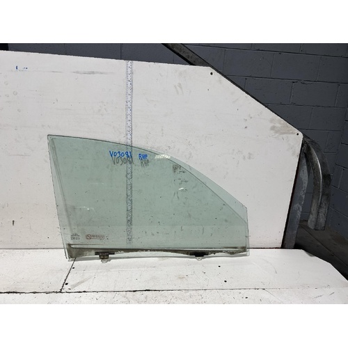 Toyota Hilux Right Front Door Glass KUN26 03/2005-08/2015