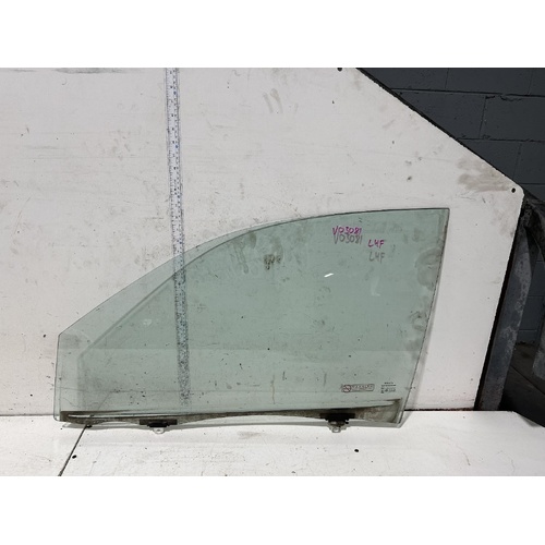 Toyota Hilux Left Front Door Glass KUN26 03/2005-08/2015
