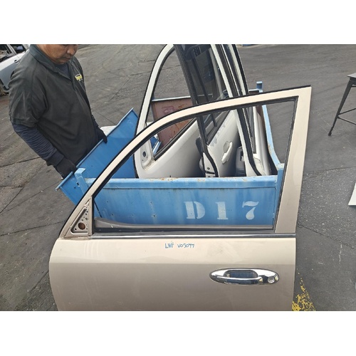 Toyota Landcruiser Left Front Door Glass UZJ100 01/1998-10/2007