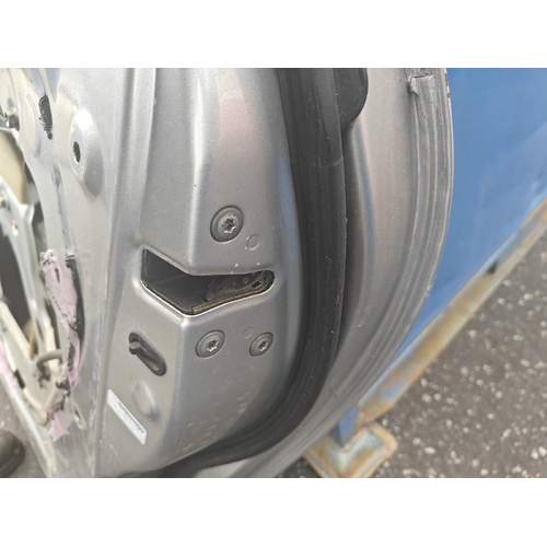 Toyota Avensis Right Rear Door Lock Mechanism ACM20 12/2001-12/2010