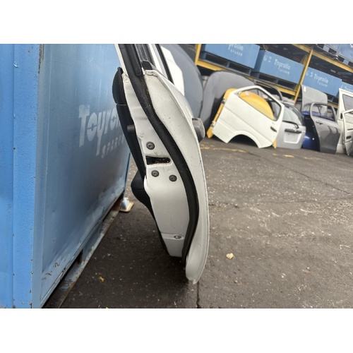 Toyota Corolla Right Rear Door Lock Mechanism ZZE122 12/2001-06/2007