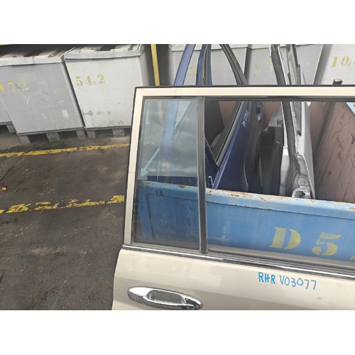 Toyota Landcruiser Right Rear Door 1/4 Glass UZJ100 01/1998-10/2007