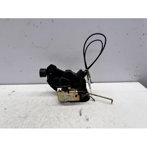 Toyota Estima Left Front Door Lock Mechanism ACR30 2000-2006
