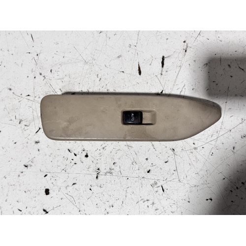 Toyota Landcruiser Left Front Power Window Switch UZJ100 07/2002-10/2007