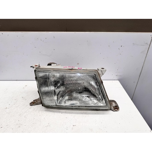 Lexus LS400 Right Head Light UCF20 11/1994-12/1997