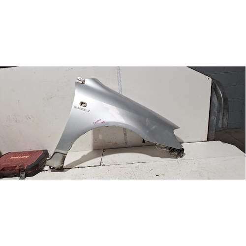 Toyota Corolla Right Guard ZZE122 - 04/2003-08/2004