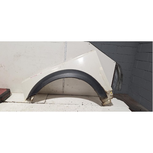 Land Rover Discovery Left Guard L319 03/2005-09/2009