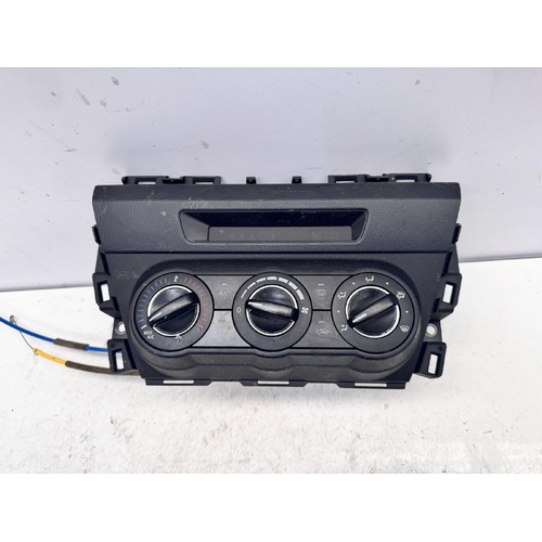 Mazda 3 Heater Controls BN 05/2016-02/2019