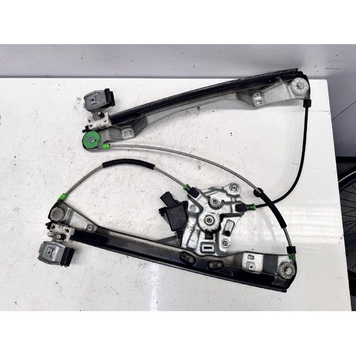 Holden Commodore Right Front Window Regulator VF 05/2013-12/2017