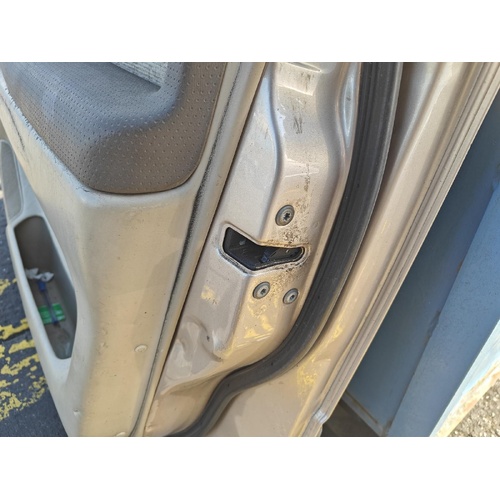 Toyota Landcruiser Right Front Door Lock Mechanism UZJ100 01/1998-10/2007