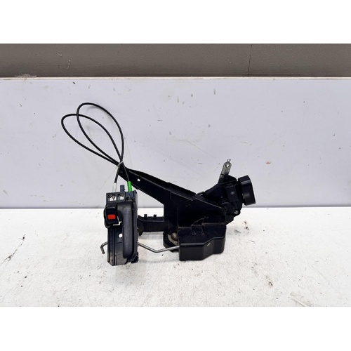 Toyota Corolla Right Front Door Lock Mechanism ZZE122 12/2001-06/2007