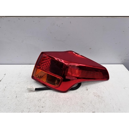 Toyota RAV4 Right Tail Light ZSA42 12/2012-09/2015