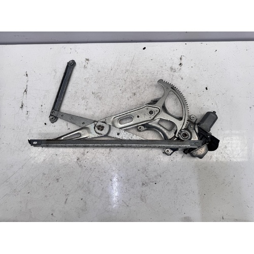 Toyota RAV4 Right Front Door Window Regulator ZSA42 12/2012-12/2018