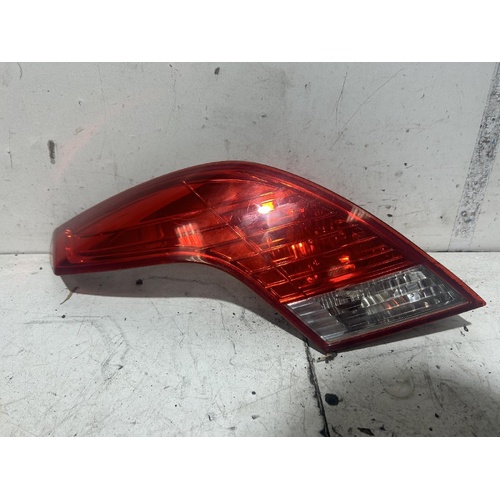 Ford Focus Left Bootlid Light LT 05/2007-04/2008