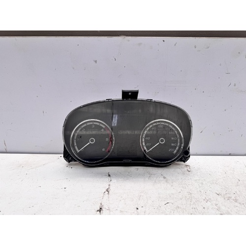 Mitsubishi Triton Instrument Cluster MR 11/2018-10/2023