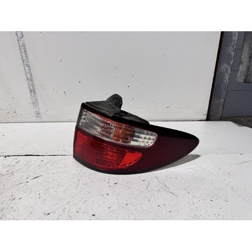Toyota Tarago Right Tail Light ACR30 06/2000-06/2003