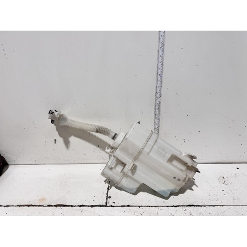 Toyota RAV4 Washer Bottle ZSA42 12/2012-12/2018