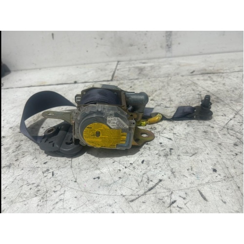 Toyota RAV4 Left Front Seatbelt ACA21 05/2000-07/2003