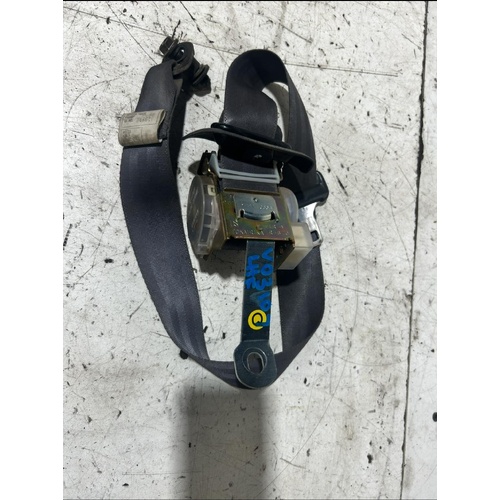 Toyota Hiace Left Front Seatbelt RZH113 07/1999-12/2004