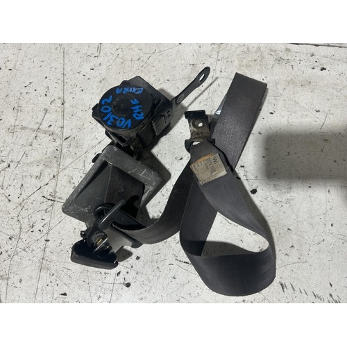Toyota Hilux Right Front Seatbelt RN90 10/1988-09/1997