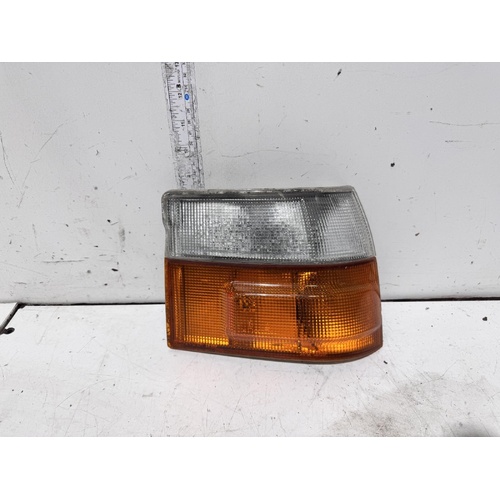 Toyota Hiace Right Corner Light RZH113 11/1989-12/2004