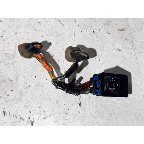 Toyota Landcruiser Mirror Switch UZJ100 01/1998-10/2007