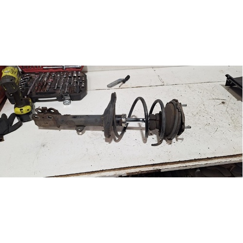 Toyota RAV4 Left Front Strut ACA21 07/2000-09/2003