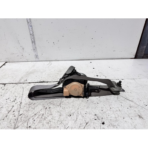 Nissan XTRAIL Left Front Seat Belt T30 10/2001-09/2007