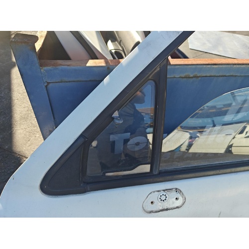 Toyota Hilux Left Front Door 1/4 Glass RN90 10/1988-09/1997