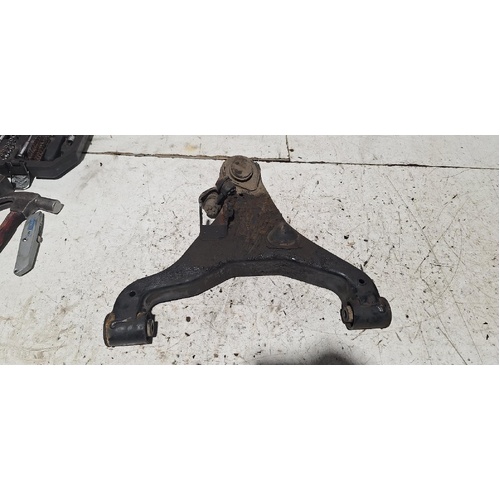 Nissan Pathfinder Right Front Lower Control Arm R51 05/2005-09/2013