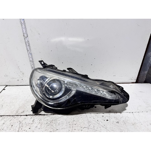 Toyota 86 Right Head Light ZN6 04/2012-09/2016