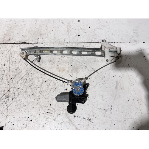 Suzuki Swift Left Front Door Window Regulator FZ 08/2010-03/2017