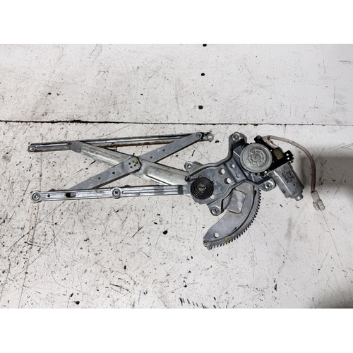 Toyota Spacia Right Front Door Window Regulator SR40 02/1998-12/2001