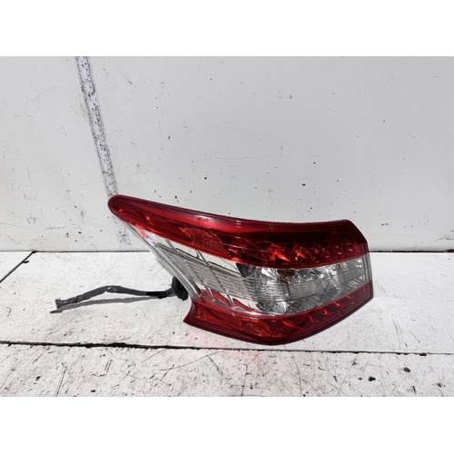 Nissan Pulsar Left Tail Light B17 12/2012-12/2017