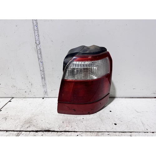 Subaru Forester Right Tail Light 01/2000-06/2002