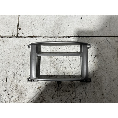 Toyota Landcriuser Head Unit Fascia UZJ100 04/1998-10/2007