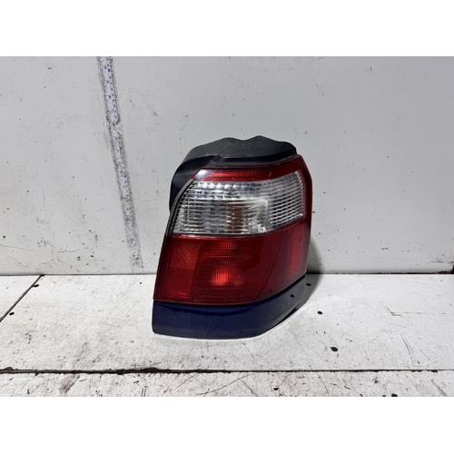 Subaru Forester Tail Light Right Rear 01/2000-06/2002