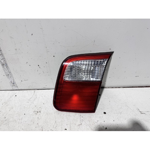 Subaru Forester Right Tailgate Light 01/2000-06/2002