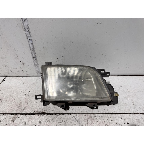 Subaru Forester Right Head Light 01/2000-06/2002