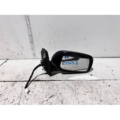 Toyota Corolla Right Door Mirror ZZE122 04/2004-06/2007