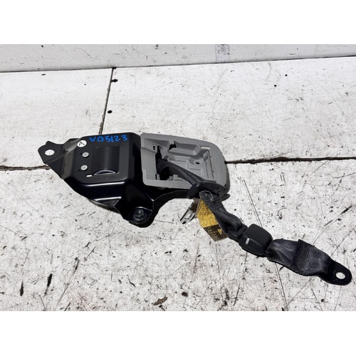 Toyota RAV4 2ND Row Centre Seatbelt ACA33 11/2005-11/2012