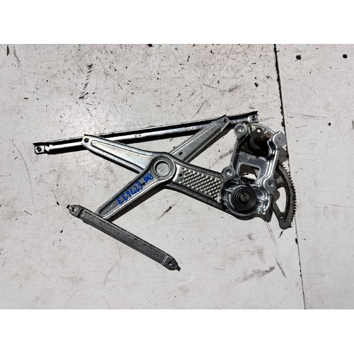 Toyota Corolla Right Front Door Window Regulator ZZE122 12/2001-06/2007