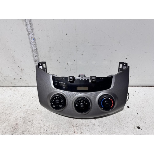 Toyota RAV4 Heater Controls ACA33 11/2005-11/2012
